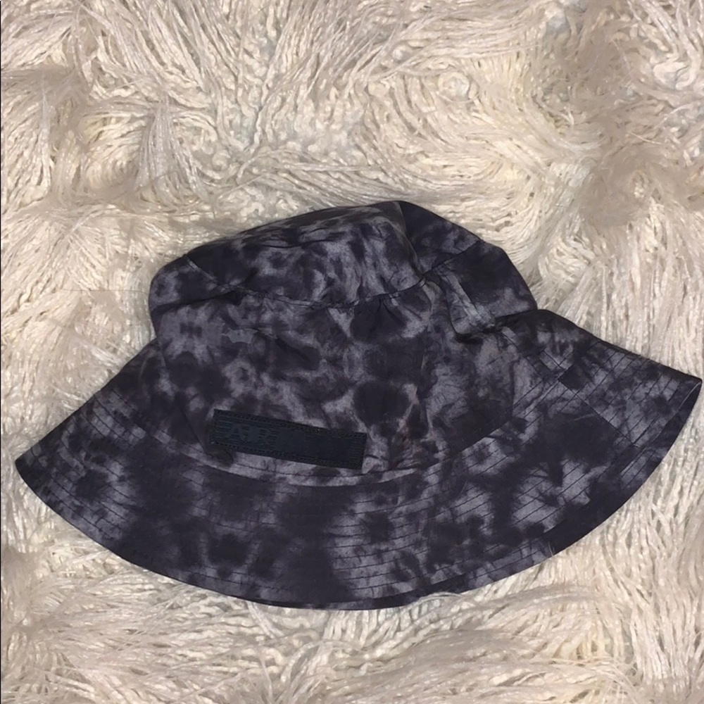 Nike Air Max bucket hat
